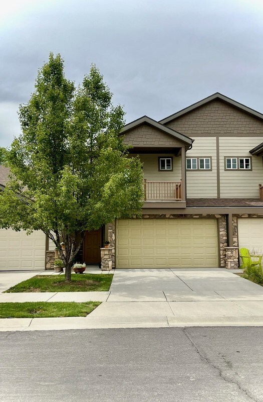 Building Photo - 825 Jordan Oaks Ct