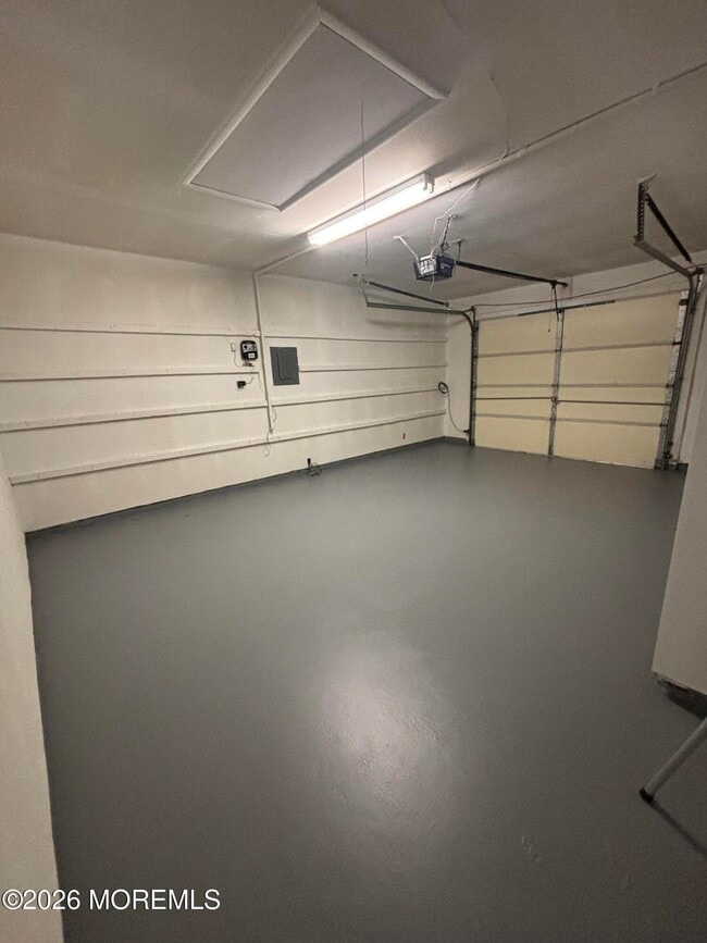 Building Photo - 2 Sheffield Pl