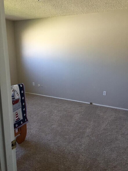 Bedroom - 1630 Ionian St