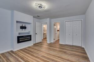Building Photo - 2211 Pleasant Dr