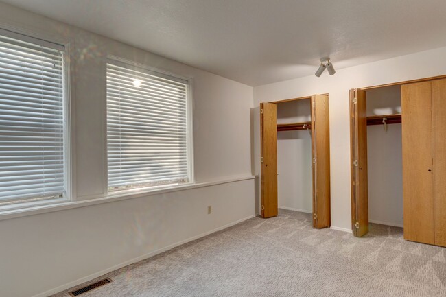 Building Photo - Waterfront Condo with 2 car garage