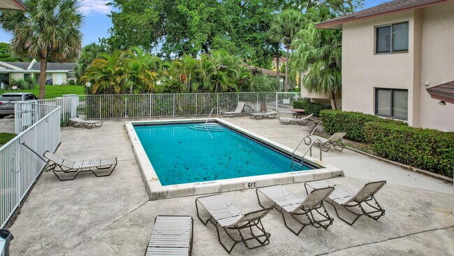 Building Photo - 12641 Westhampton Cir