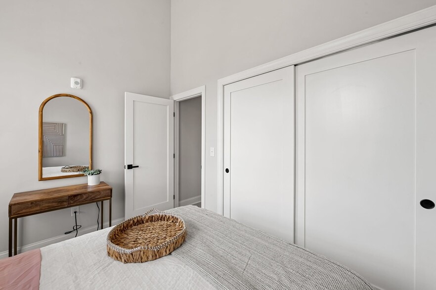 Building Photo - 600 N Howard St