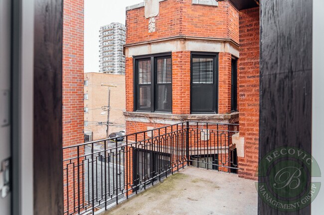 Building Photo - 6109 N Winthrop Ave