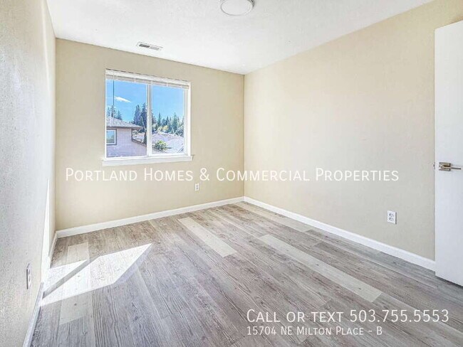 Building Photo - 15704 NE Milton Pl