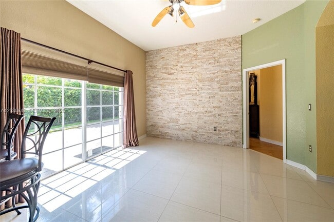 Building Photo - 3073 SW 140th Ave
