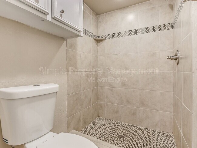 Building Photo - 10824 Admiral Dr
