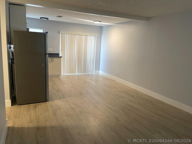 Building Photo - 780 NE 46th Ct
