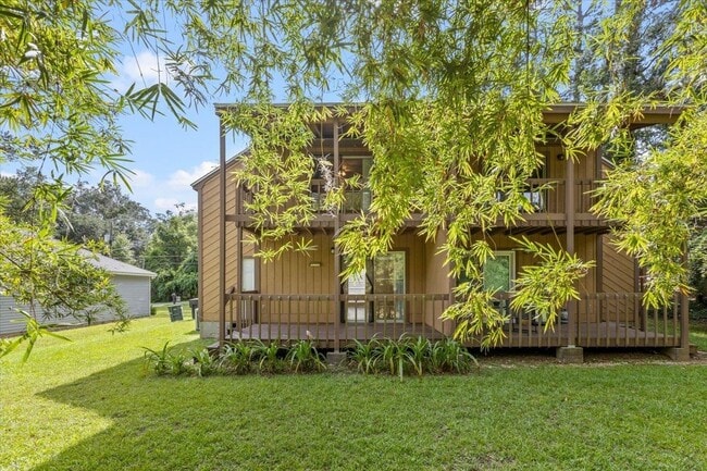 Building Photo - 1557 Live Oak Dr