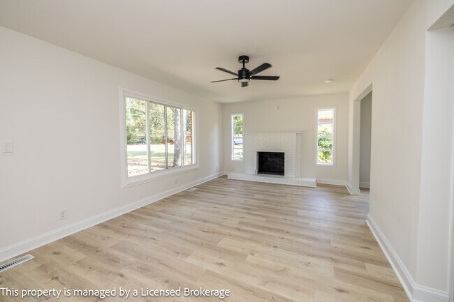 Building Photo - 409 Eastover Ave