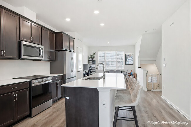 Building Photo - 2117 Yellowstone Blvd