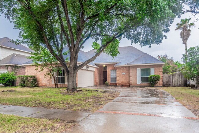 Building Photo - 17030 Macleish Dr