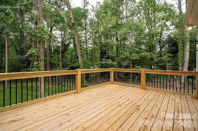 Building Photo - 1721 Balfour Ln