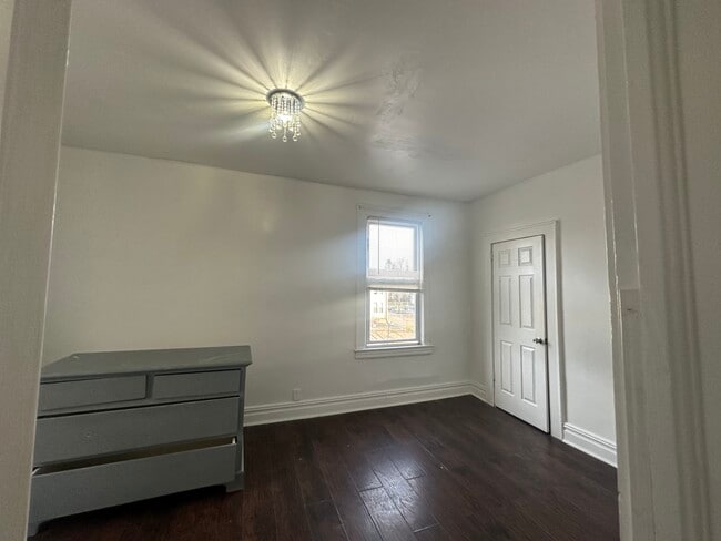 Building Photo - 52 Brookdale Ave