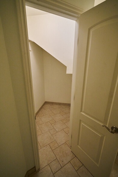 Building Photo - 3520 Maricopa St