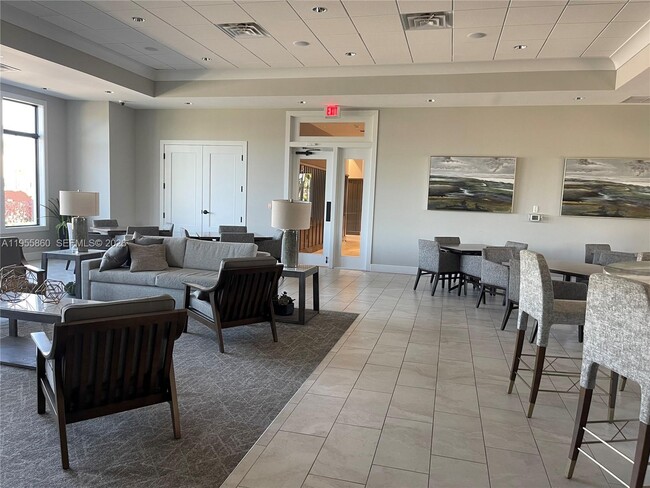 Building Photo - 4490 Gramercy Dr