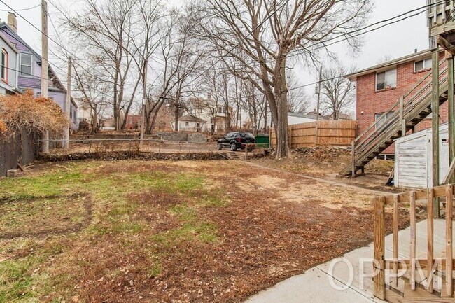 Building Photo - 1336 S 30th Ave