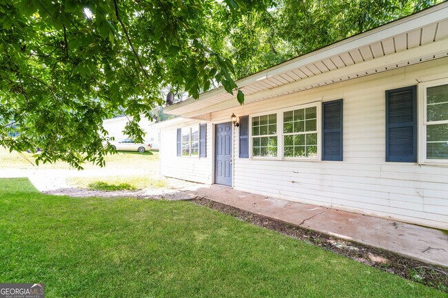 Building Photo - 165 Amethyst Dr