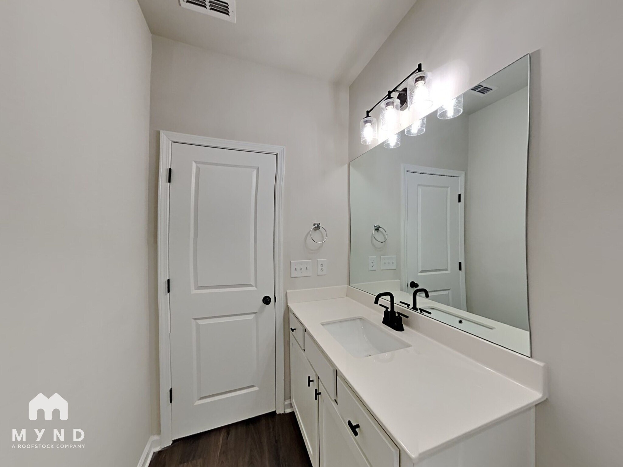 Building Photo - 667 Riverwood Pass