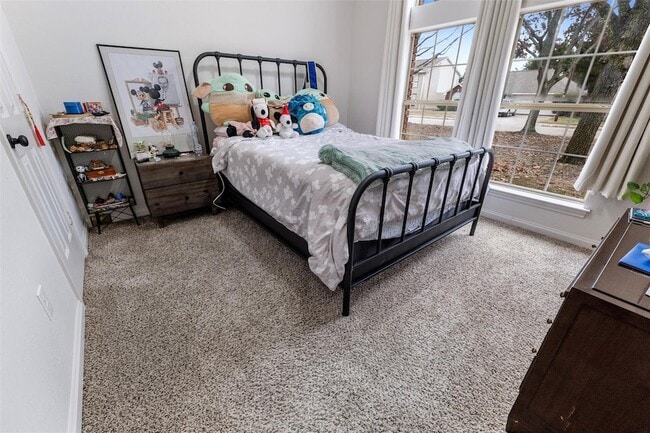 Building Photo - 916 Clover Hill Ln