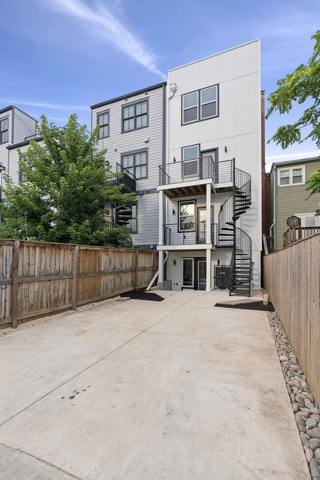 Building Photo - 2608 4th St NE