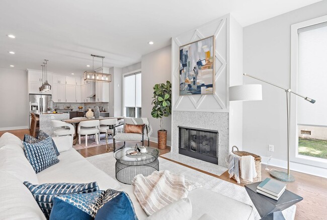 Building Photo - Walkable Luxury in Edgehill