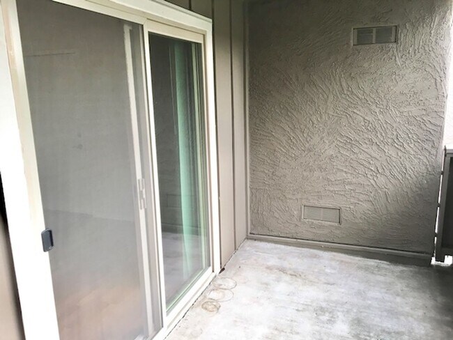 Building Photo - Great 1 bed 1 bath Condo in Pittsburg -- COMING SOON !!!