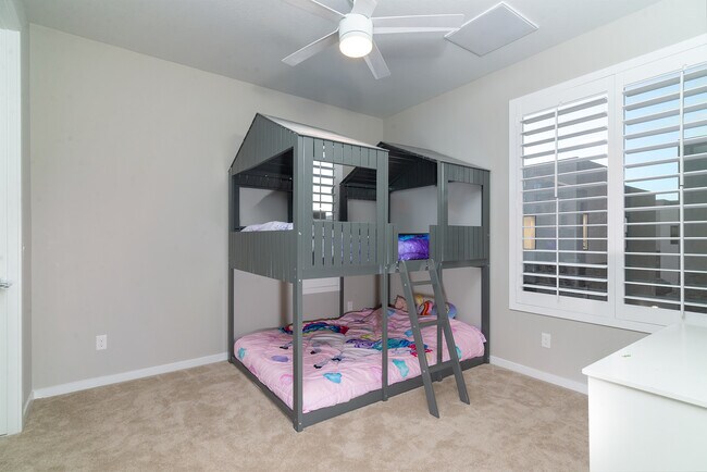 Bedroom 2 with Walk-in Closet - 901 S Smith Rd