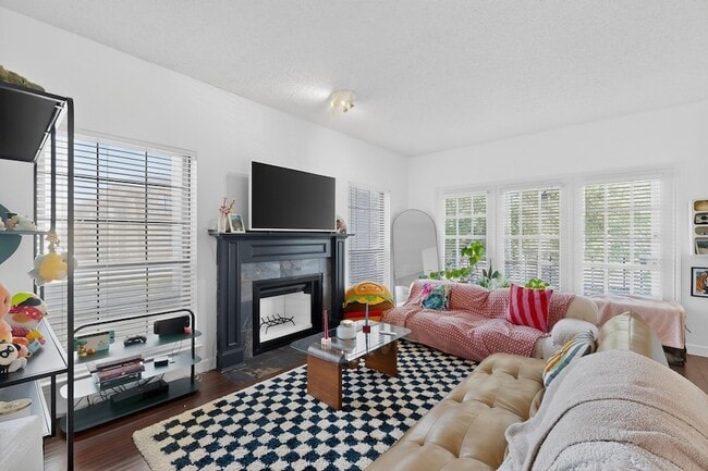 Building Photo - 5859 Frankford Rd