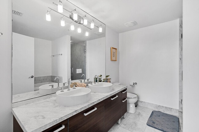 Building Photo - 141 NE 3rd Ave