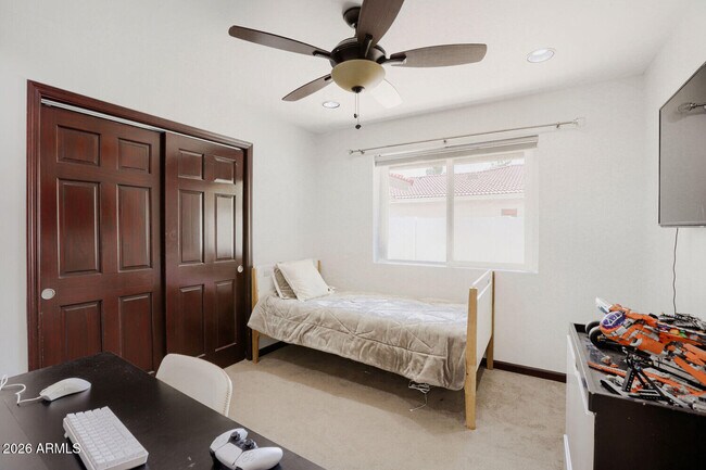 Building Photo - 5344 E Shaw Butte Dr