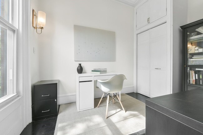 Building Photo - 25 Dartmouth St