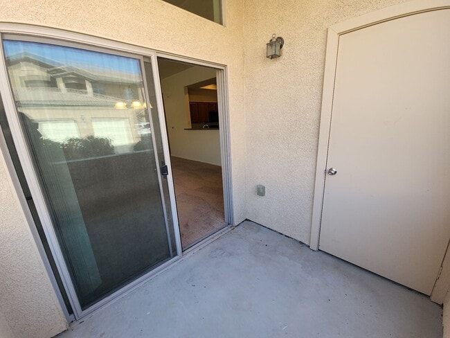 Building Photo - Beautiful 2 Bedroom / 2 Bath 1st floor Condo Unit in Sunset Cliffs.