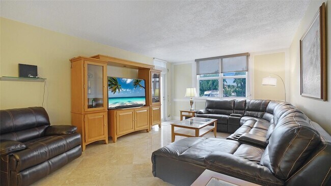 Building Photo - 4250 Galt Ocean Dr