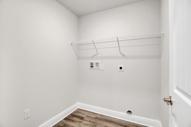 Building Photo - 3840 Redbud Wy