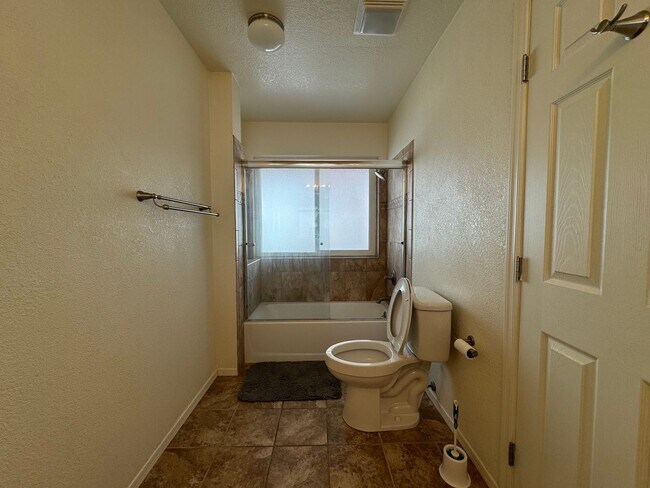 Building Photo - 3BR/2BA/2CG, 1836 sq.ft. rental with POOL in Sierra Vista, AZ