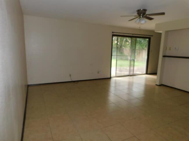 Building Photo - 2513 McGregor Dr