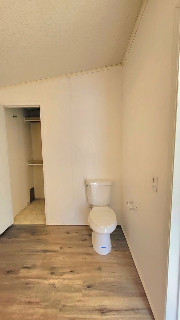 Building Photo - 521 Alaska Way