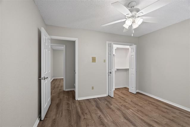 Building Photo - 1009 Winding Creek W Dr