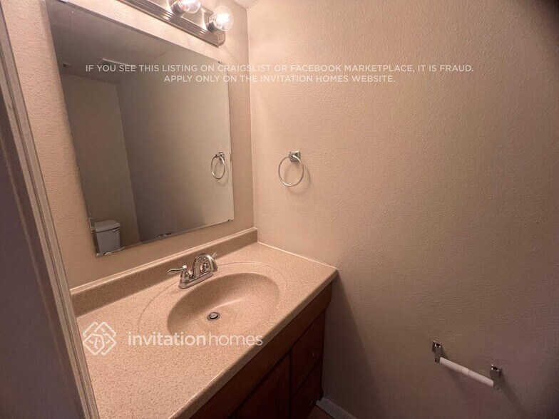 Building Photo - 14715 Tully Woods Ct