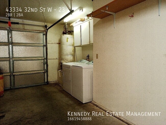 Building Photo - Spacious Single Story Condo in Gated Commu...