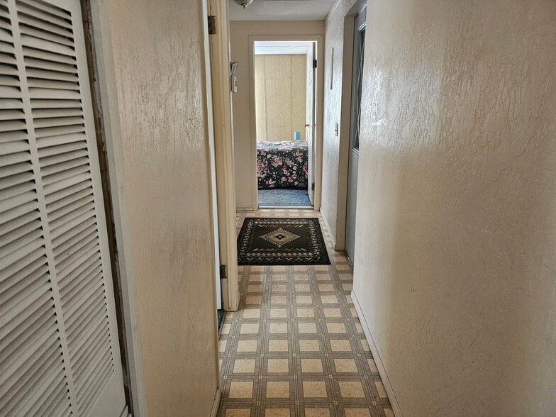 Building Photo - 13239 E 48th St