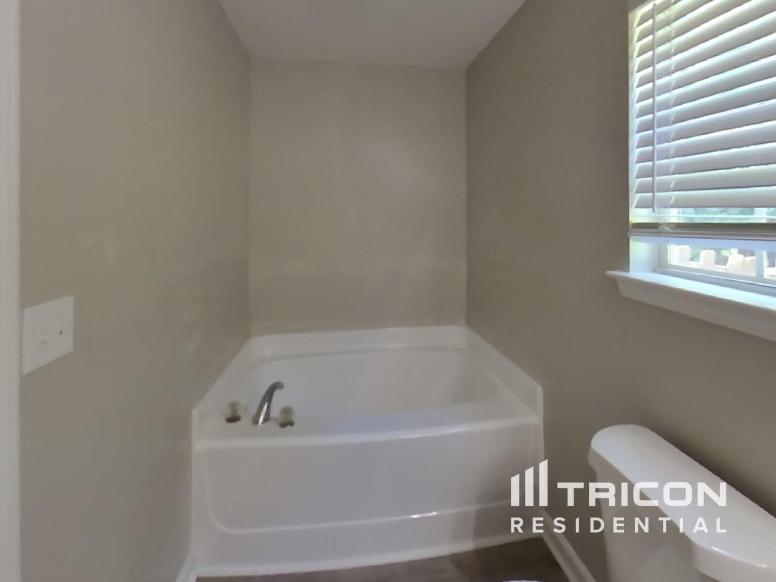 Building Photo - 5799 Waggoner Ct