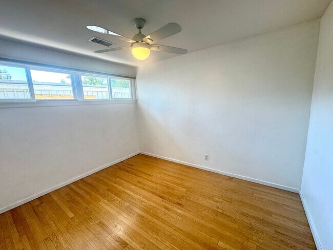 Building Photo - Charming Village Home – Steps from Claremo...