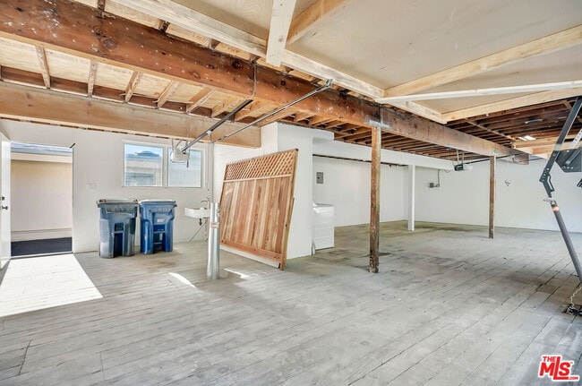 Building Photo - 25330 Malibu Rd