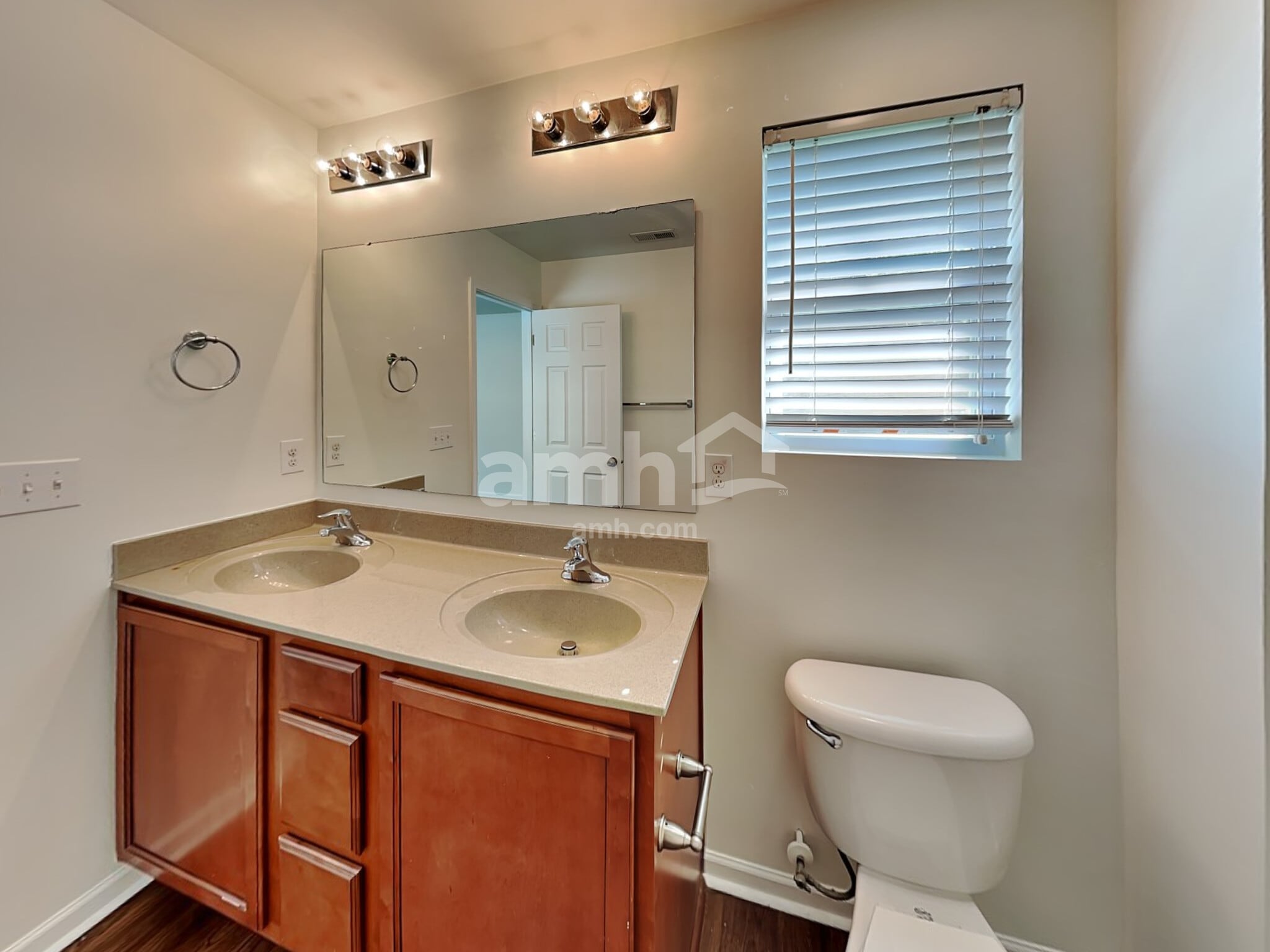 Building Photo - 10216 Daniel Dwayne Dr