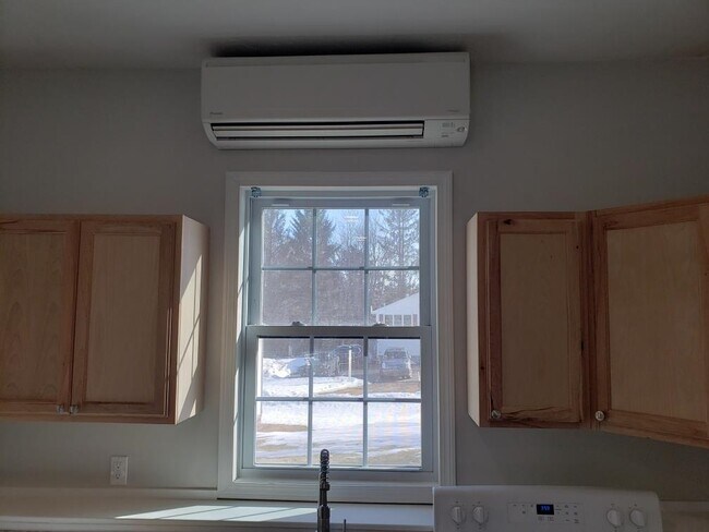 Building Photo - 2 Bancroft Rd