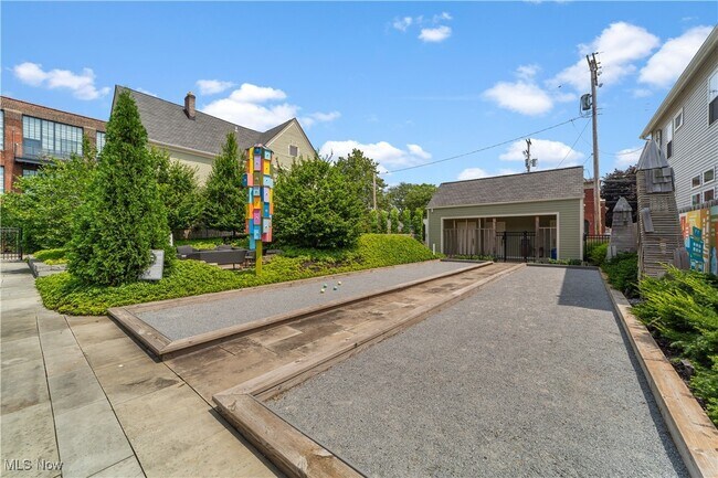Building Photo - 2048 Fulton Rd