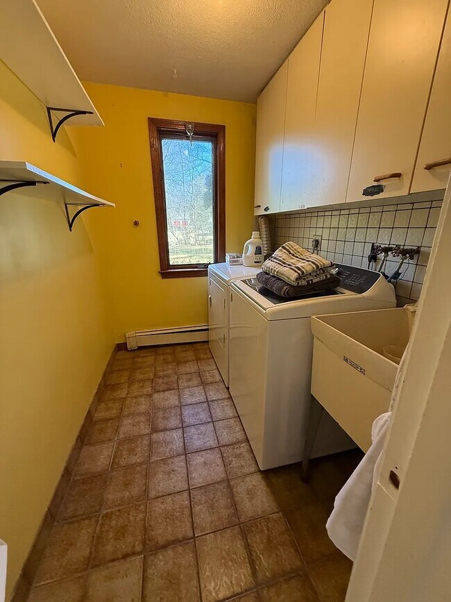 Building Photo - 46 Agrillo Cir