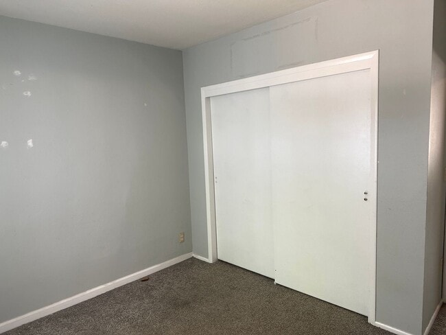 Building Photo - Two-Bedroom in North End